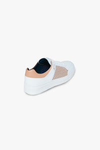 Sneakers basses ajourées en cuir - Blanc & Beige