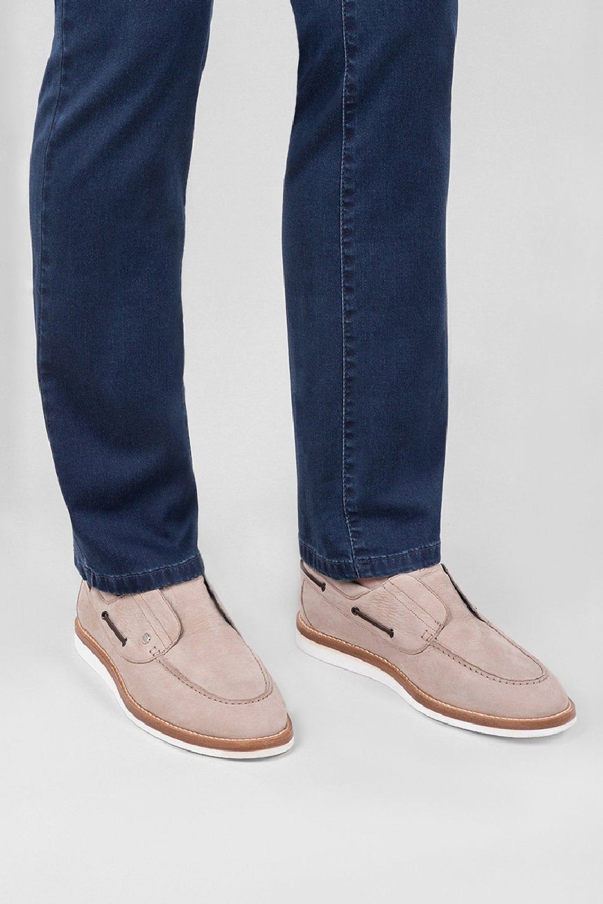 Mocassins bateau à laçage en daim - Rouge