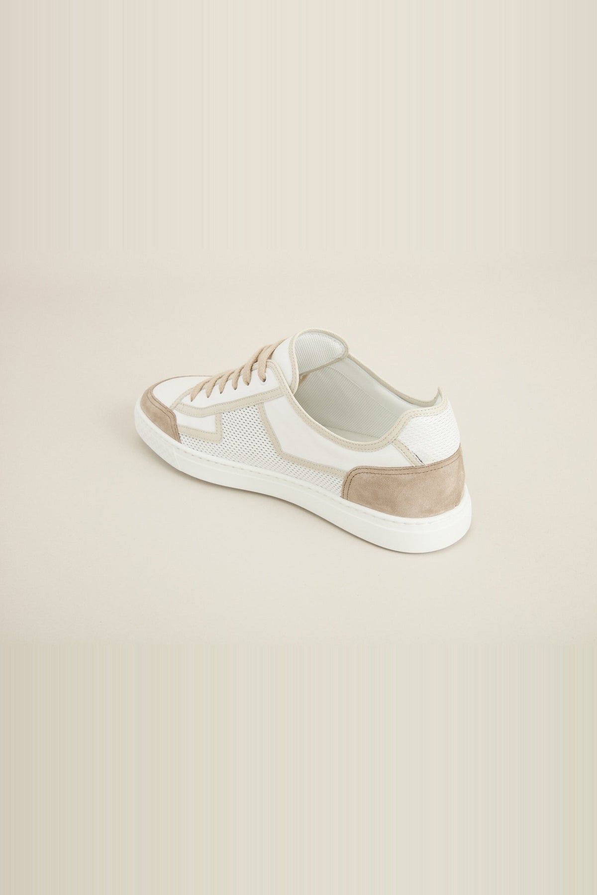 Low-top leather trainers - Chalk