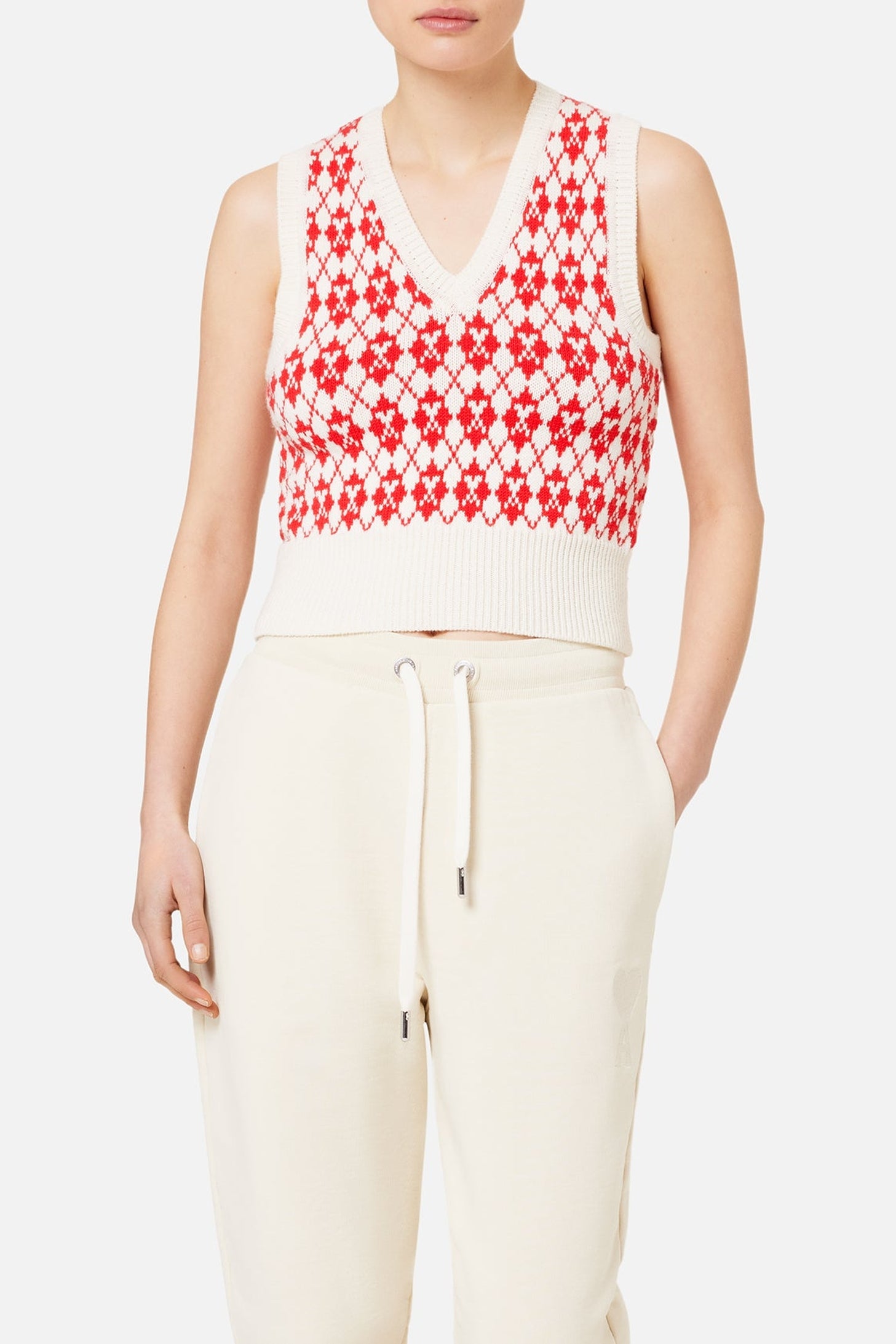 Pull jacquard sans manches à col V en laine - Off White & Red