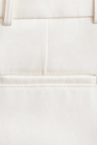 Pantalon coupe carotte à pinces en satin de coton - Off White