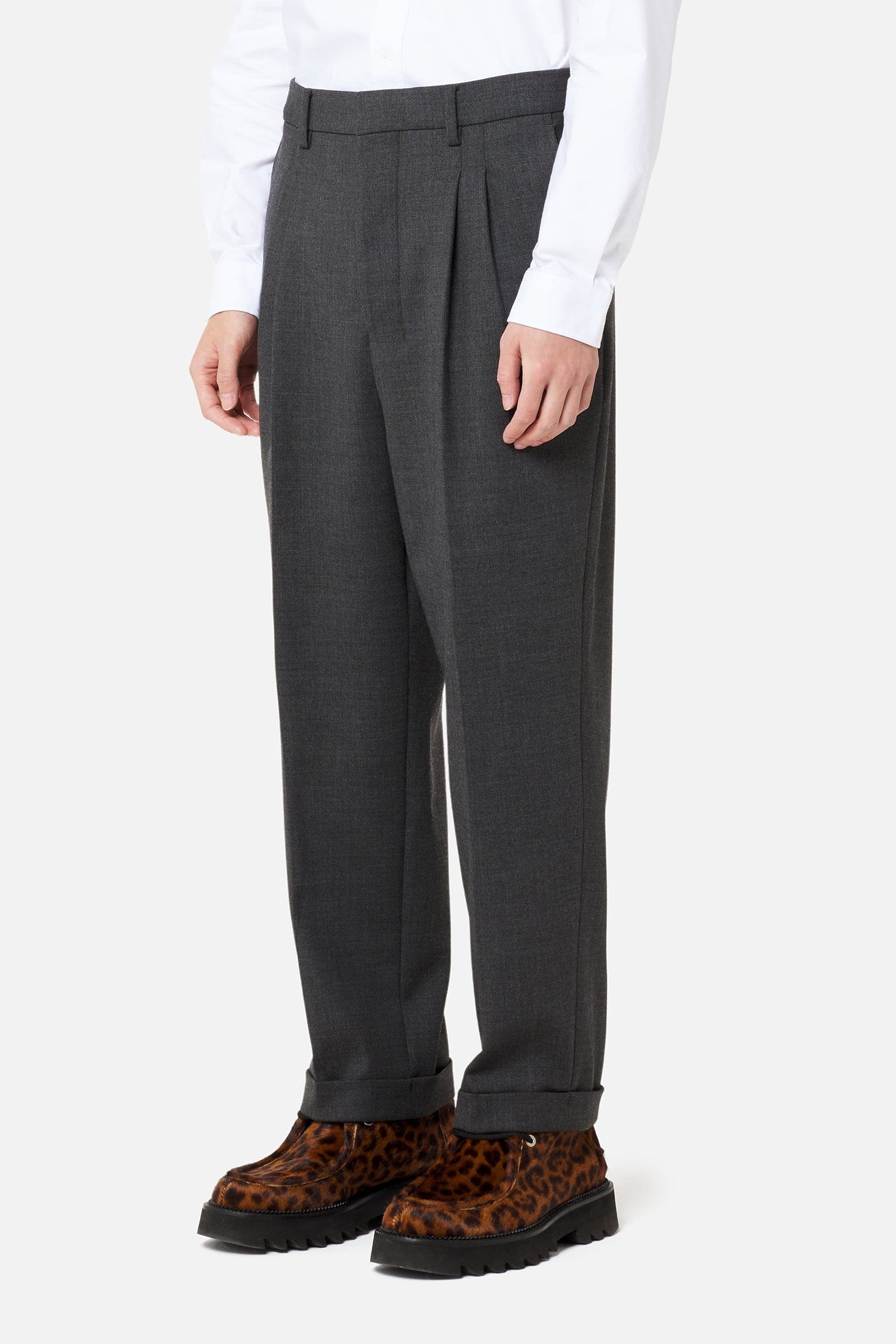 Pantalon coupe carotte à pinces en laine mélangée - Grey