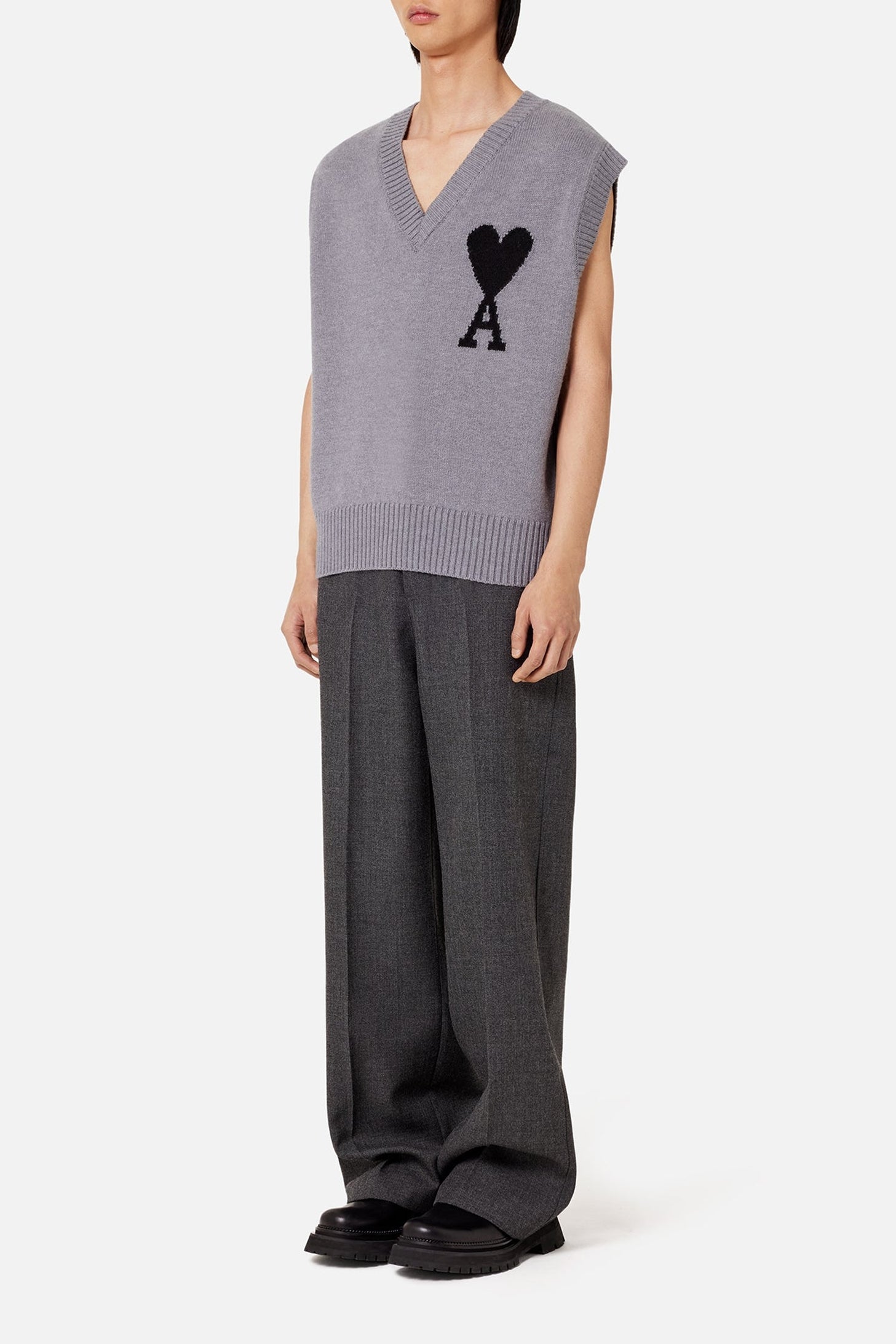 Pull Iconique ADC sans manches à col V en laine - Grey & Black
