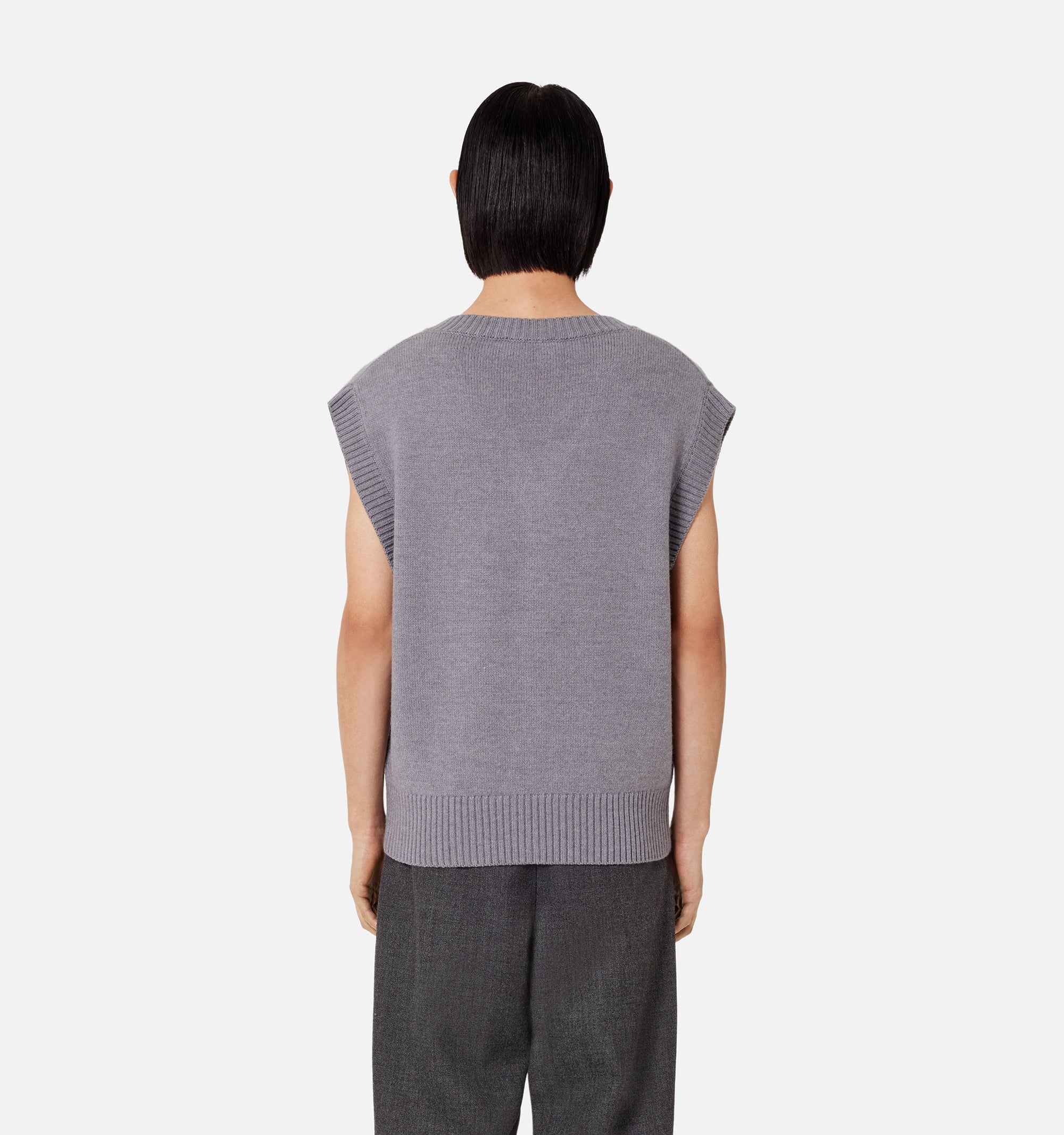 Pull Iconique ADC sans manches à col V en laine - Grey & Black