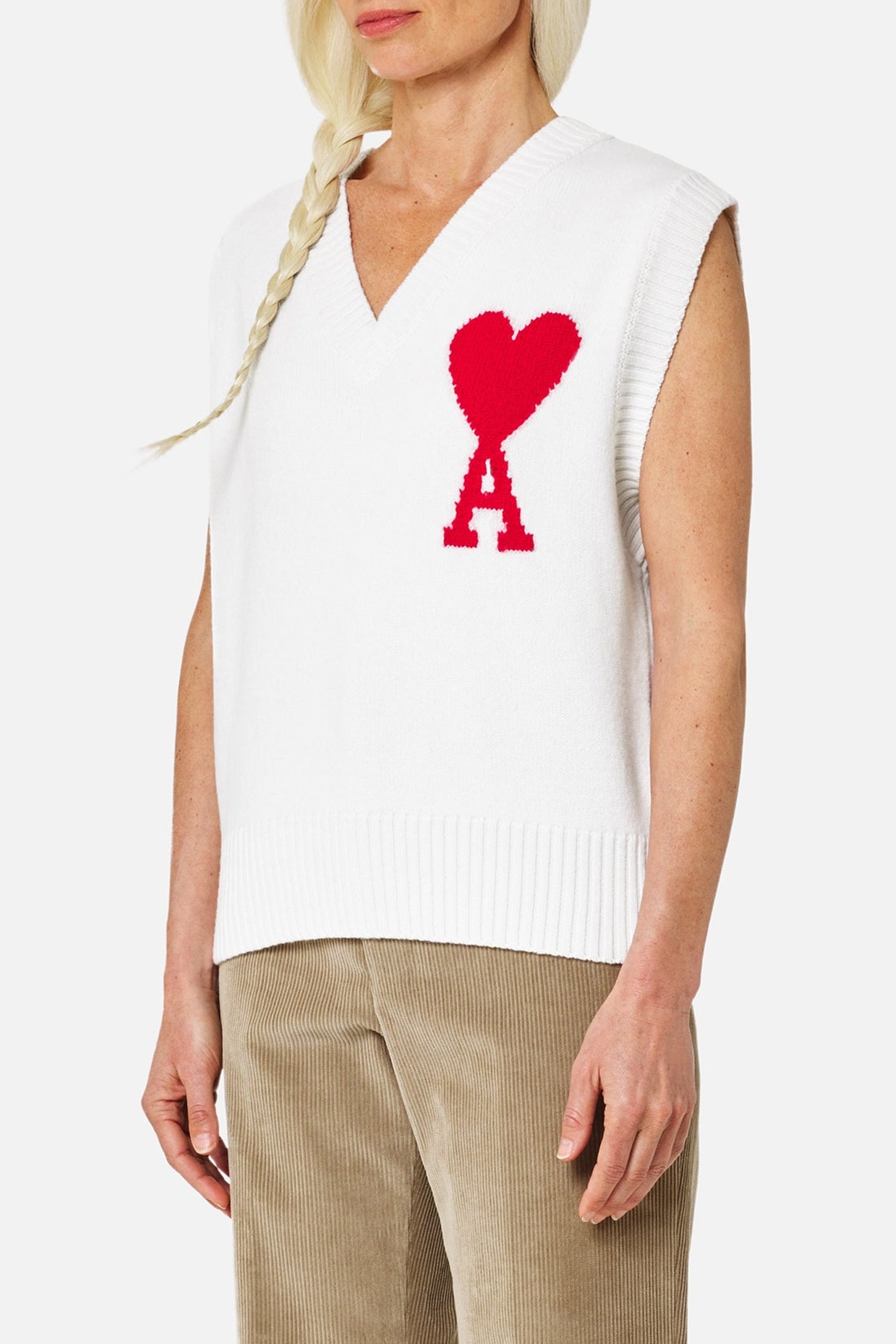 Pull Iconique ADC sans manches à col V en laine - Off White & Red