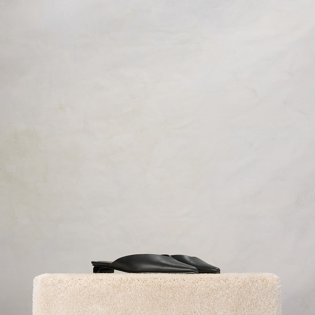 Mules à bouts pointus en cuir - Black