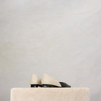 Ballerines à bouts pointus en cuir - Ivory & Black