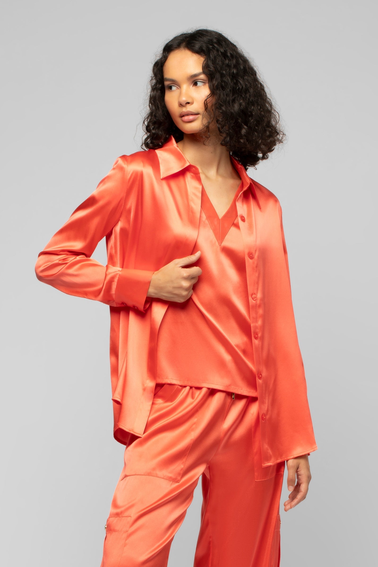 1 QTY NEW CHEMISE EN SOIE