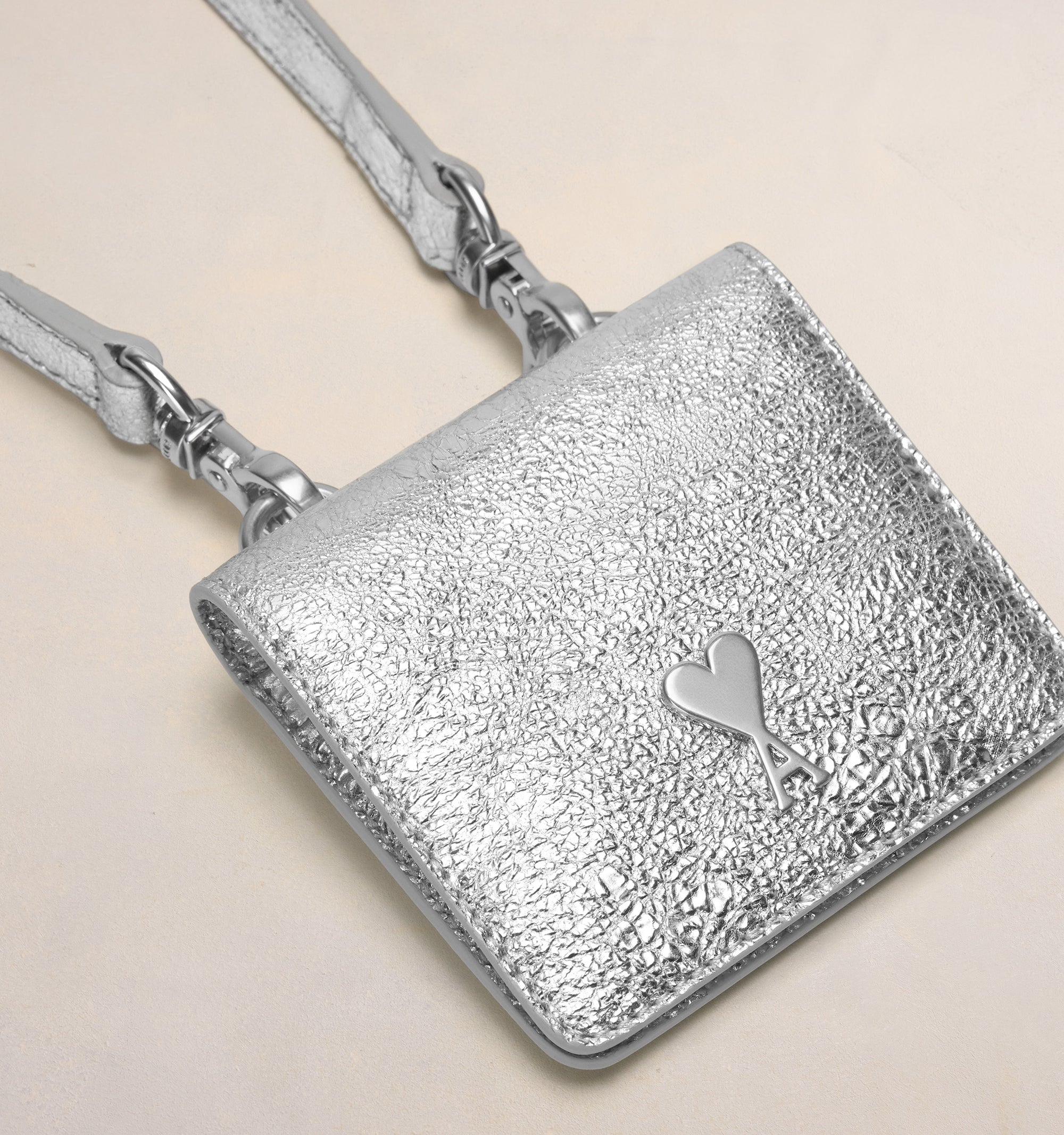 Porte-cartes Ami de Cœur à bandoulière en cuir - Silver