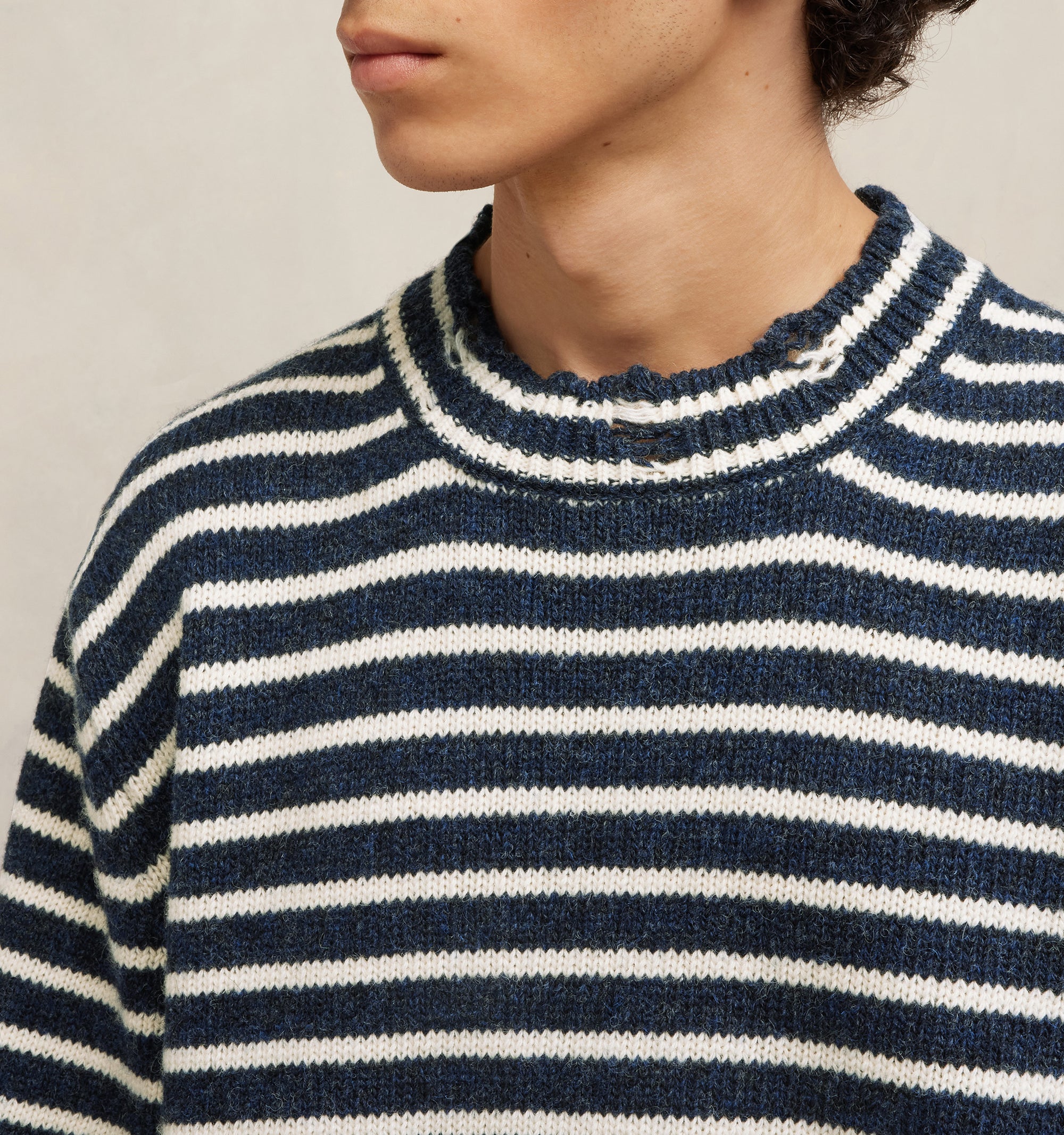 Pull rayé avec détails découpés en laine - Night Blue & Ivory
