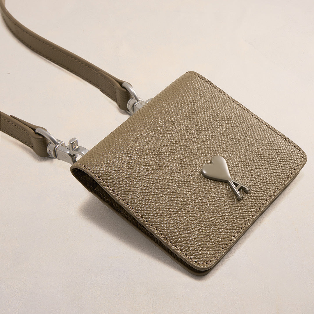 Porte-cartes Ami de Cœur à bandoulière en cuir - Taupe