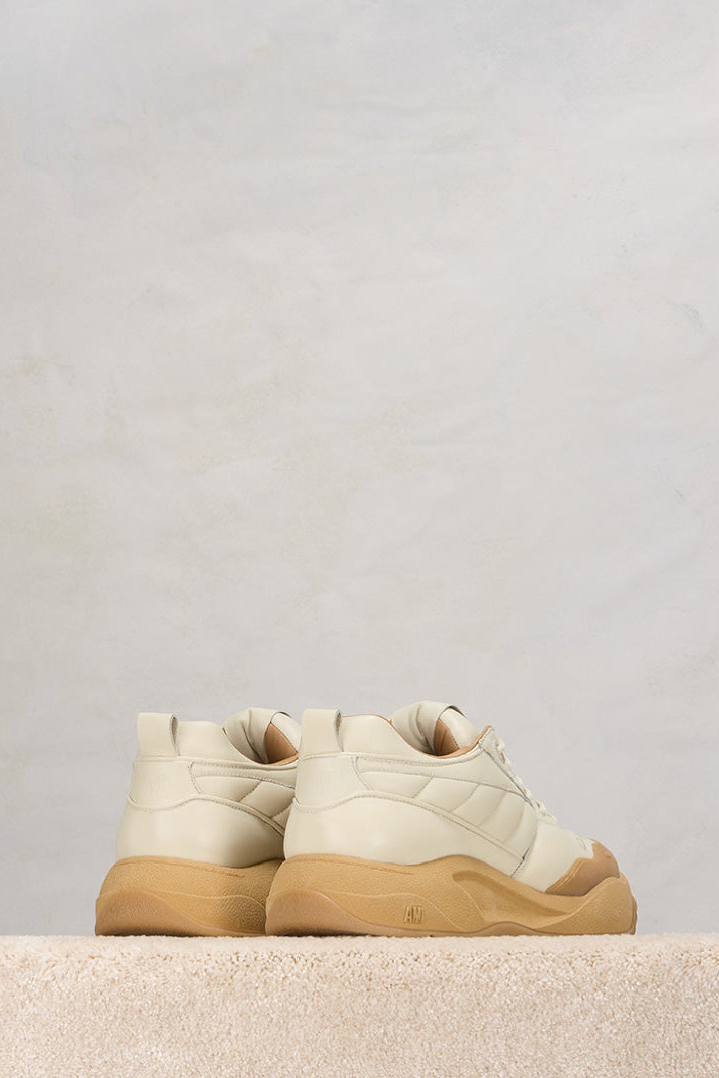 Ami SN1509 low sneakers in leather - Ivory