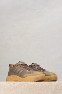 Ami SN1509 low sneakers in leather - Taupe