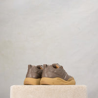 Sneakers basses Ami SN1509 en cuir - Taupe