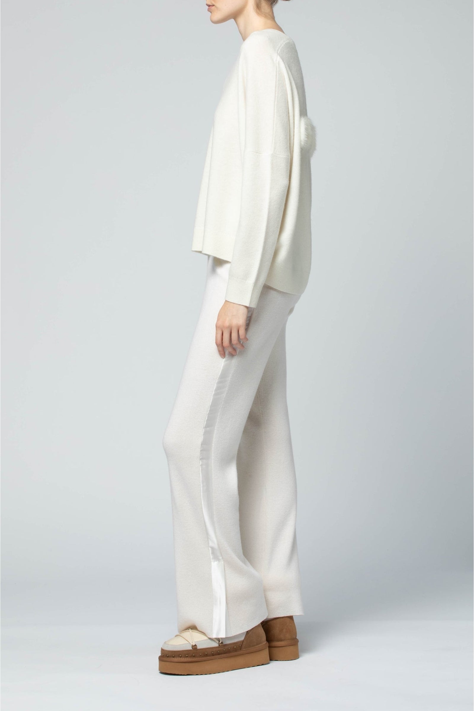 17 QTY NEW PULL EN MAILLE LOGO VISON