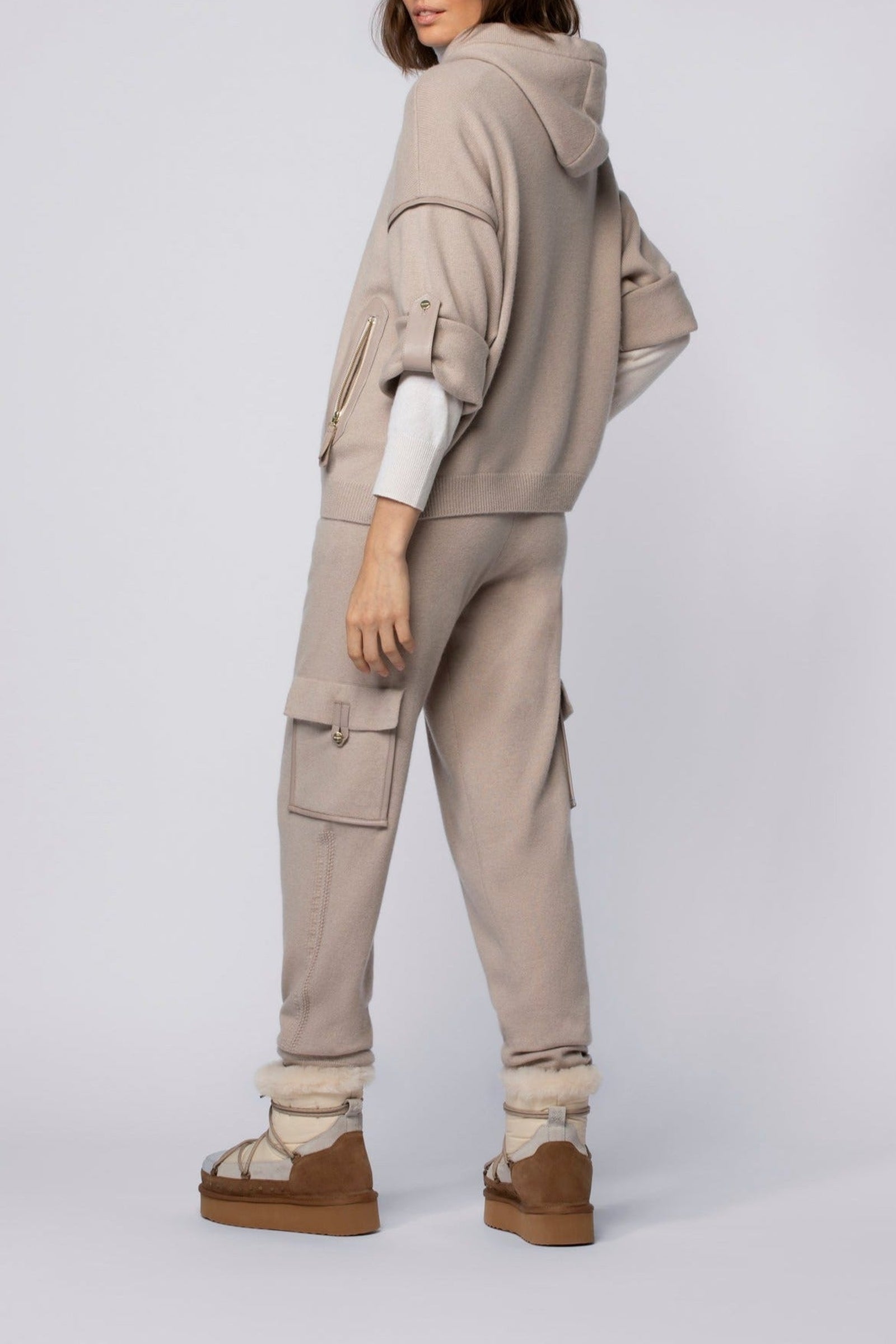 12 QTY NEW PANTALON EN MAILLE & CUIR