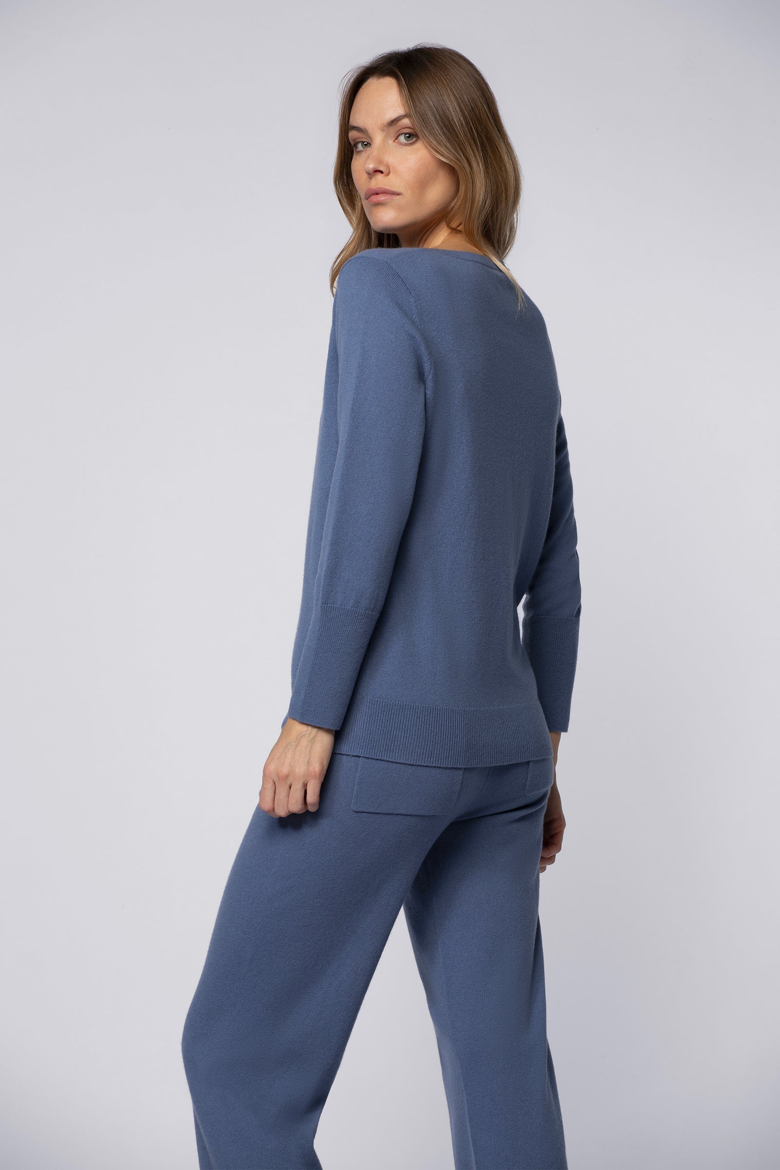 1 QTY NEW PANTALON EN MAILLE