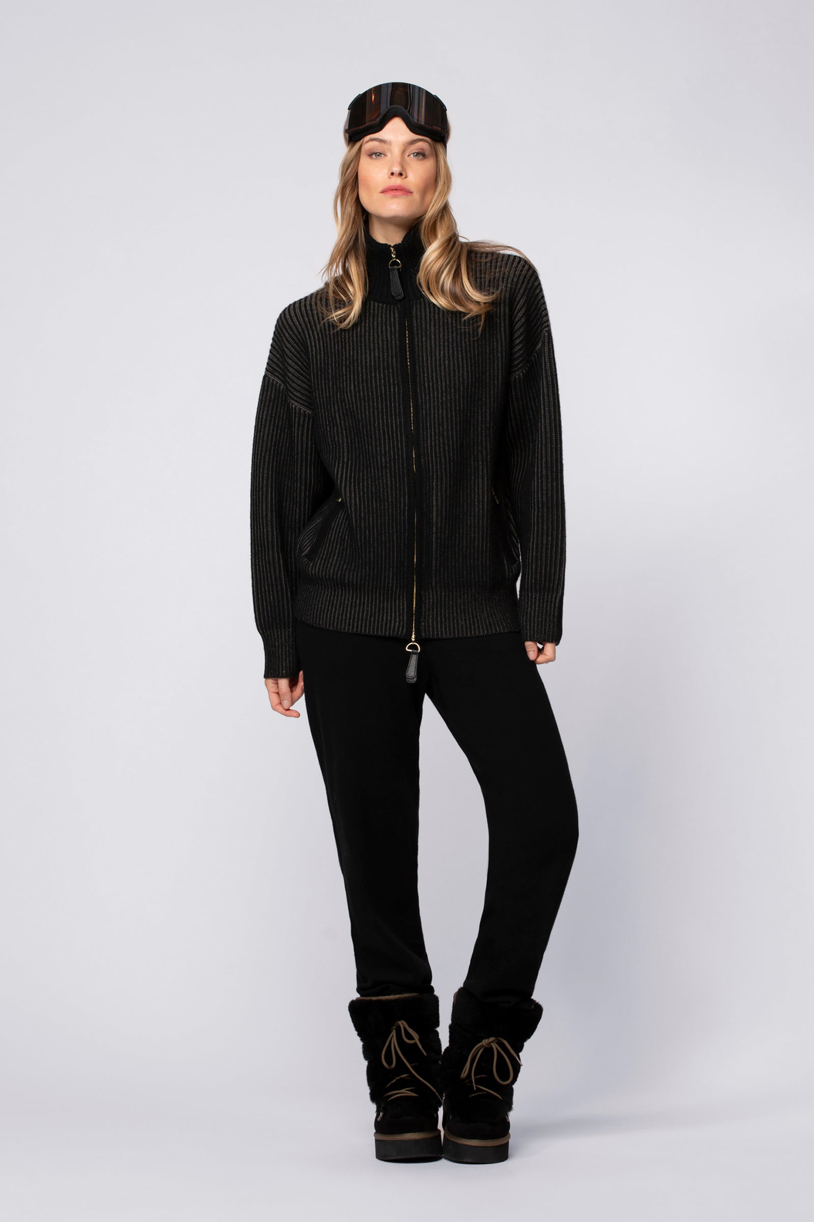 1 QTY NEW GILET EN MAILLE BICOLOR