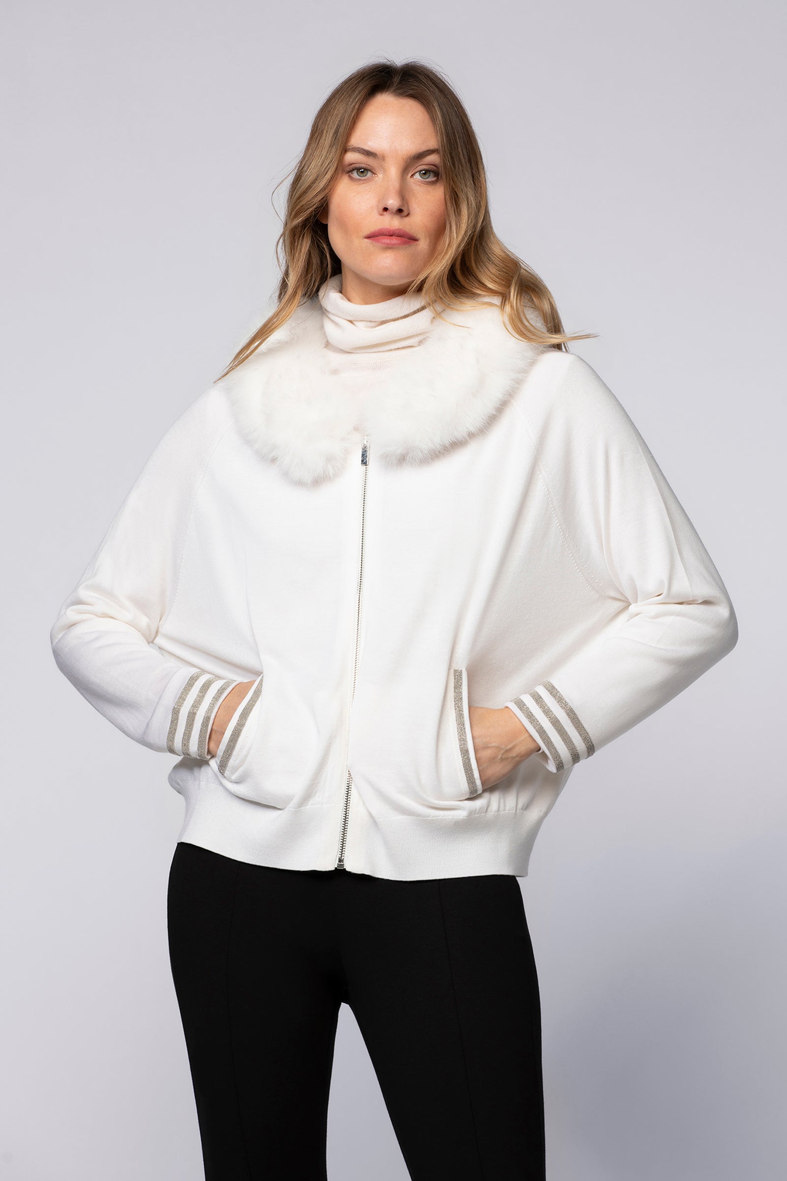 1 QTY NEW CARDIGAN AU COL EN FUREVER