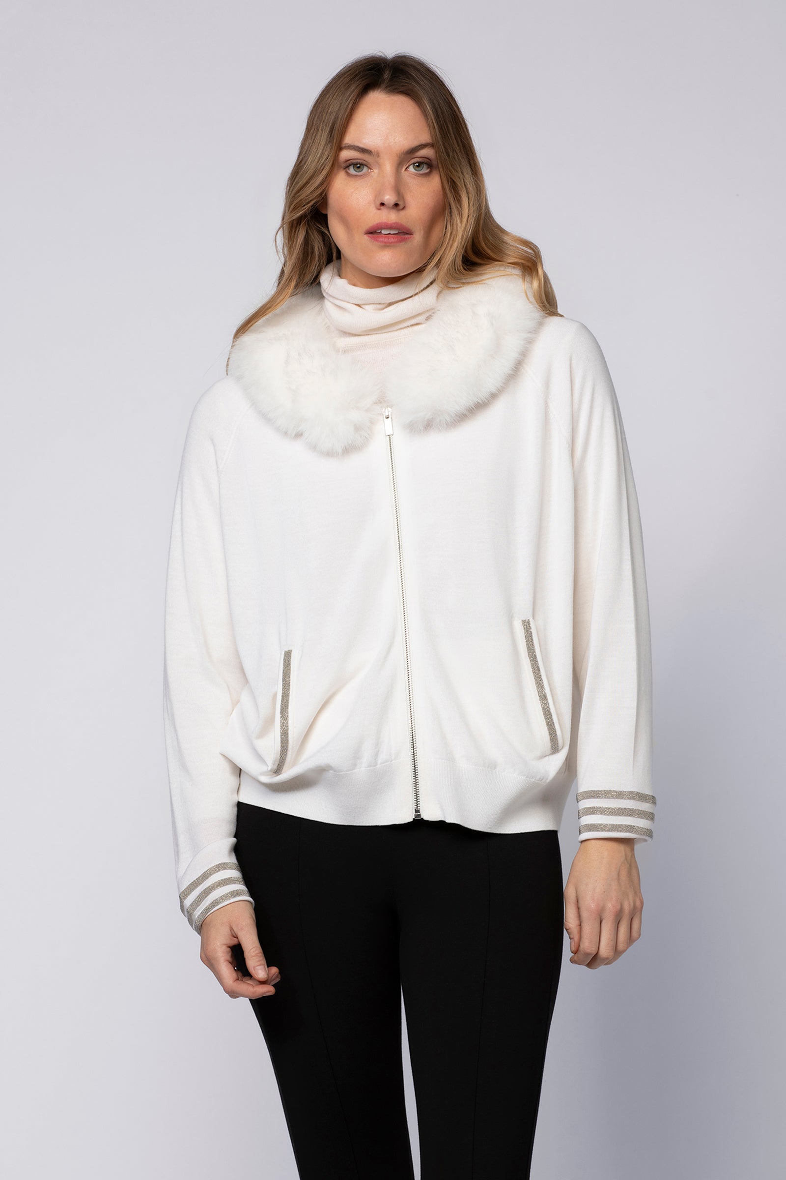 1 QTY NEW CARDIGAN AU COL EN FUREVER