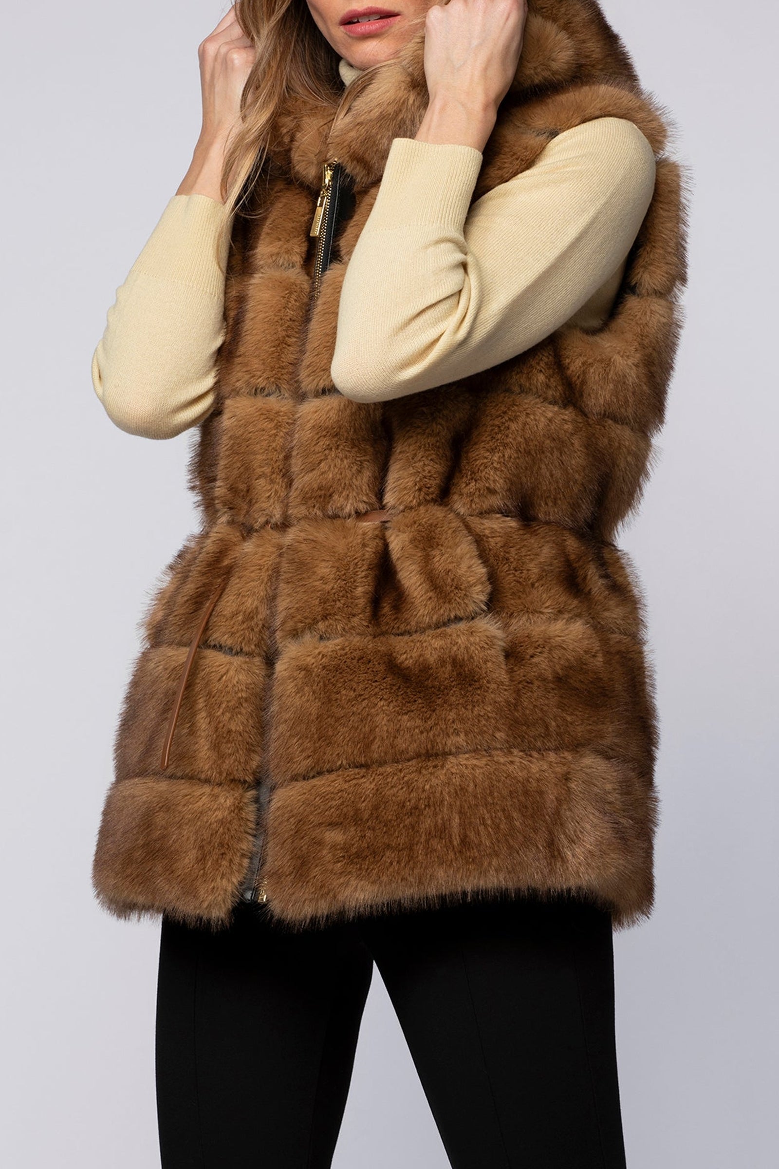 17 QTY NEW VESTE REVERSIBLE NYLON & FUR