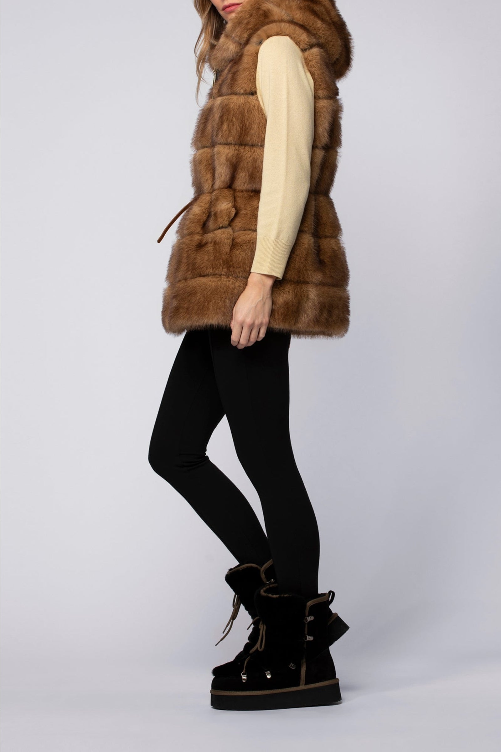 17 QTY NEW VESTE REVERSIBLE NYLON & FUR
