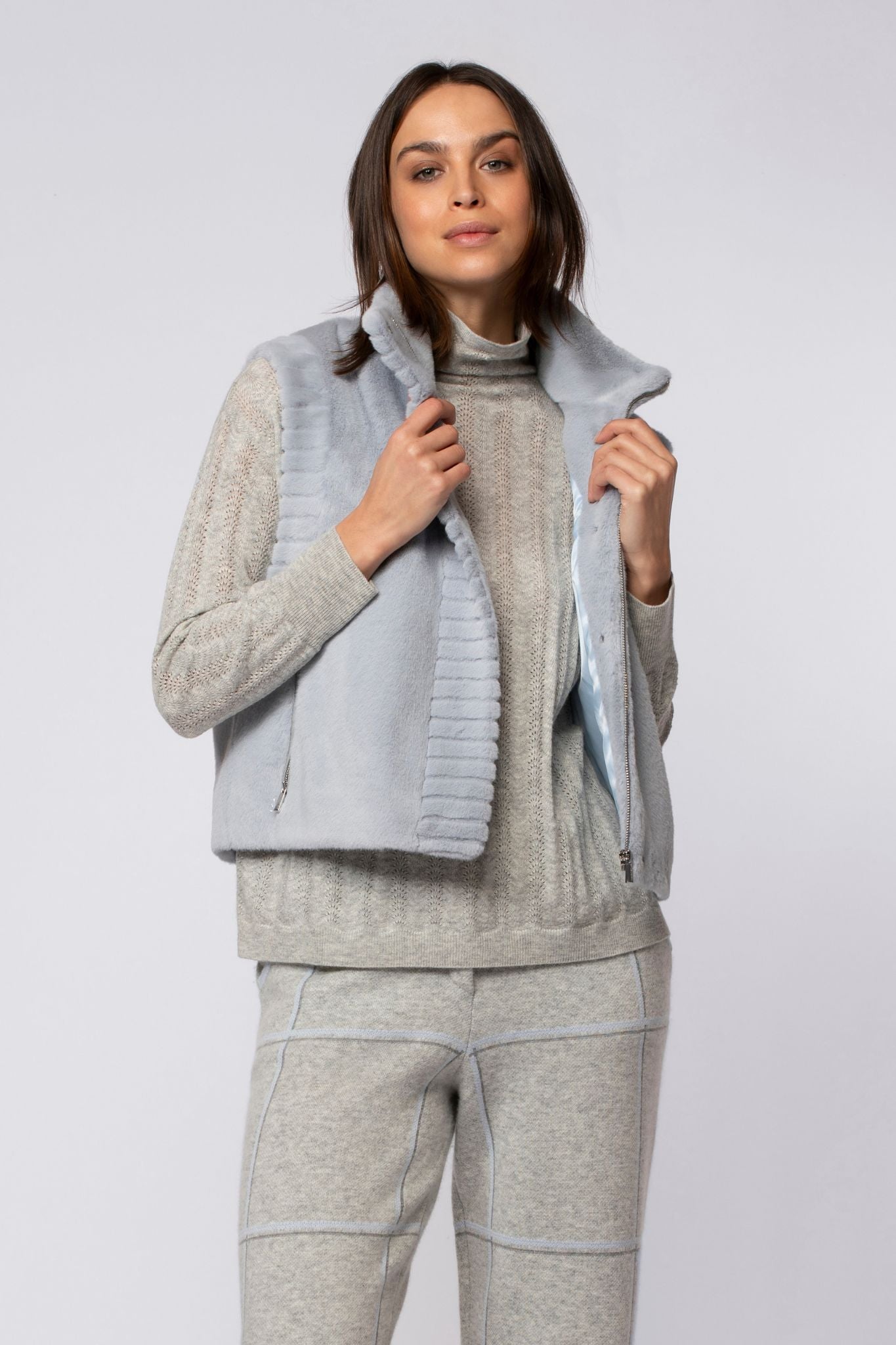 1 QTY NEW GILET IMITATION FOURRURE RAS