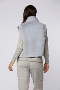 1 QTY NEW GILET IMITATION FOURRURE RAS