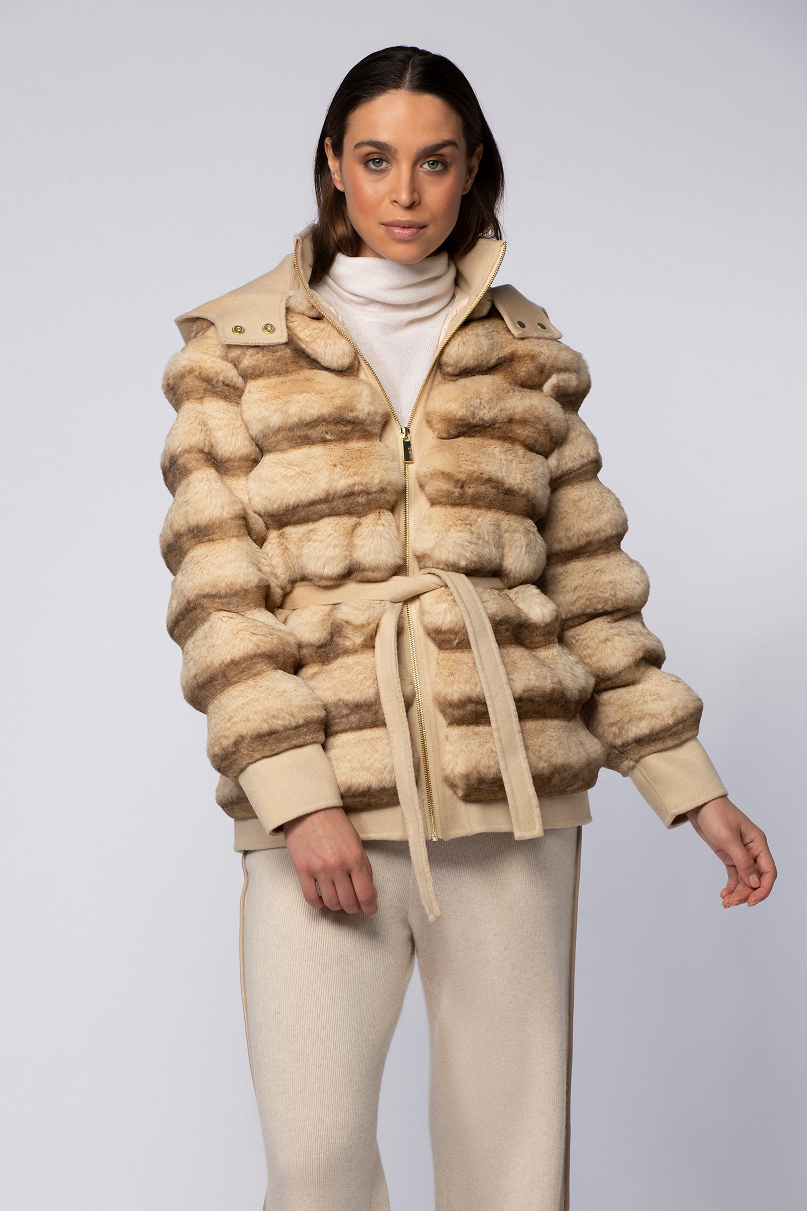 1 QTY NEW MANTEAU IMITATION CHINCHILLA