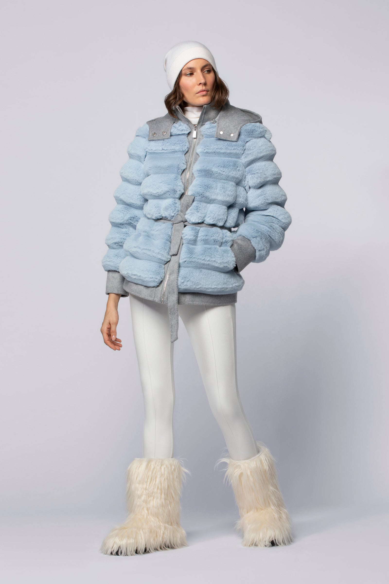 1 QTY NEW MANTEAU IMITATION CHINCHILLA