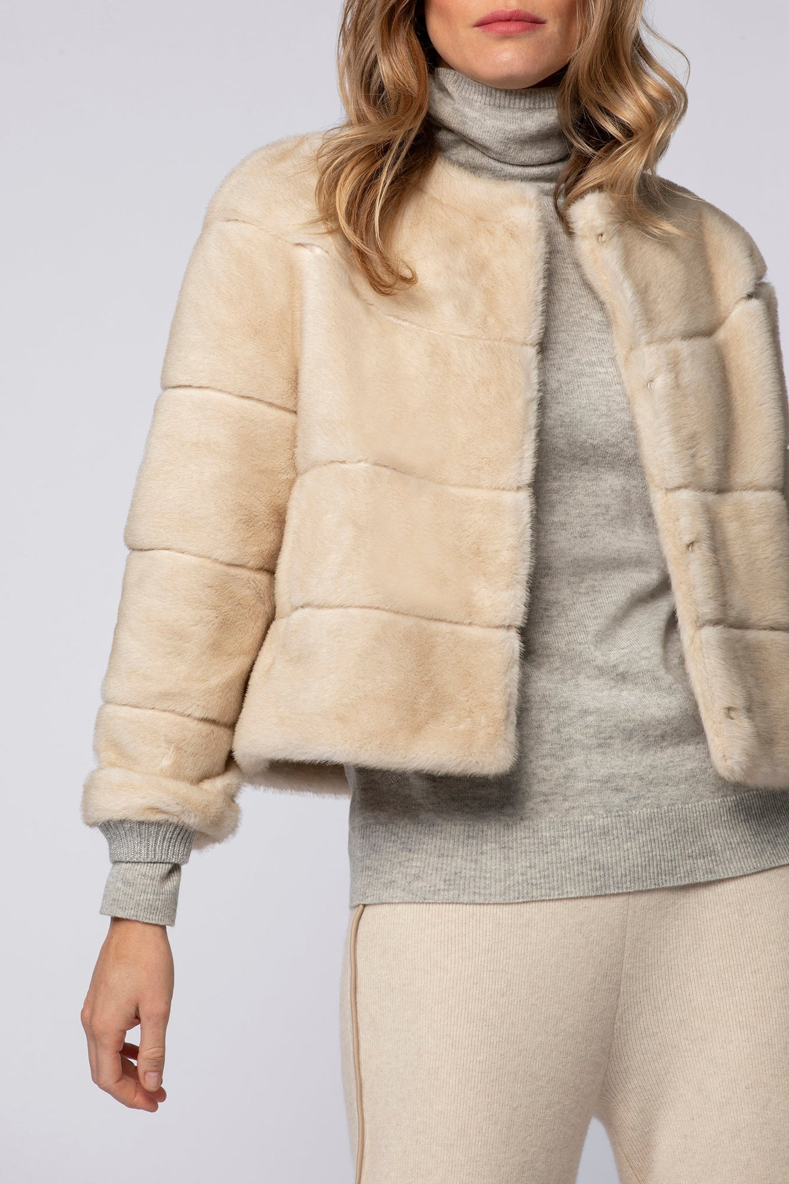 Short Maloa jacket in faux fur - Beige