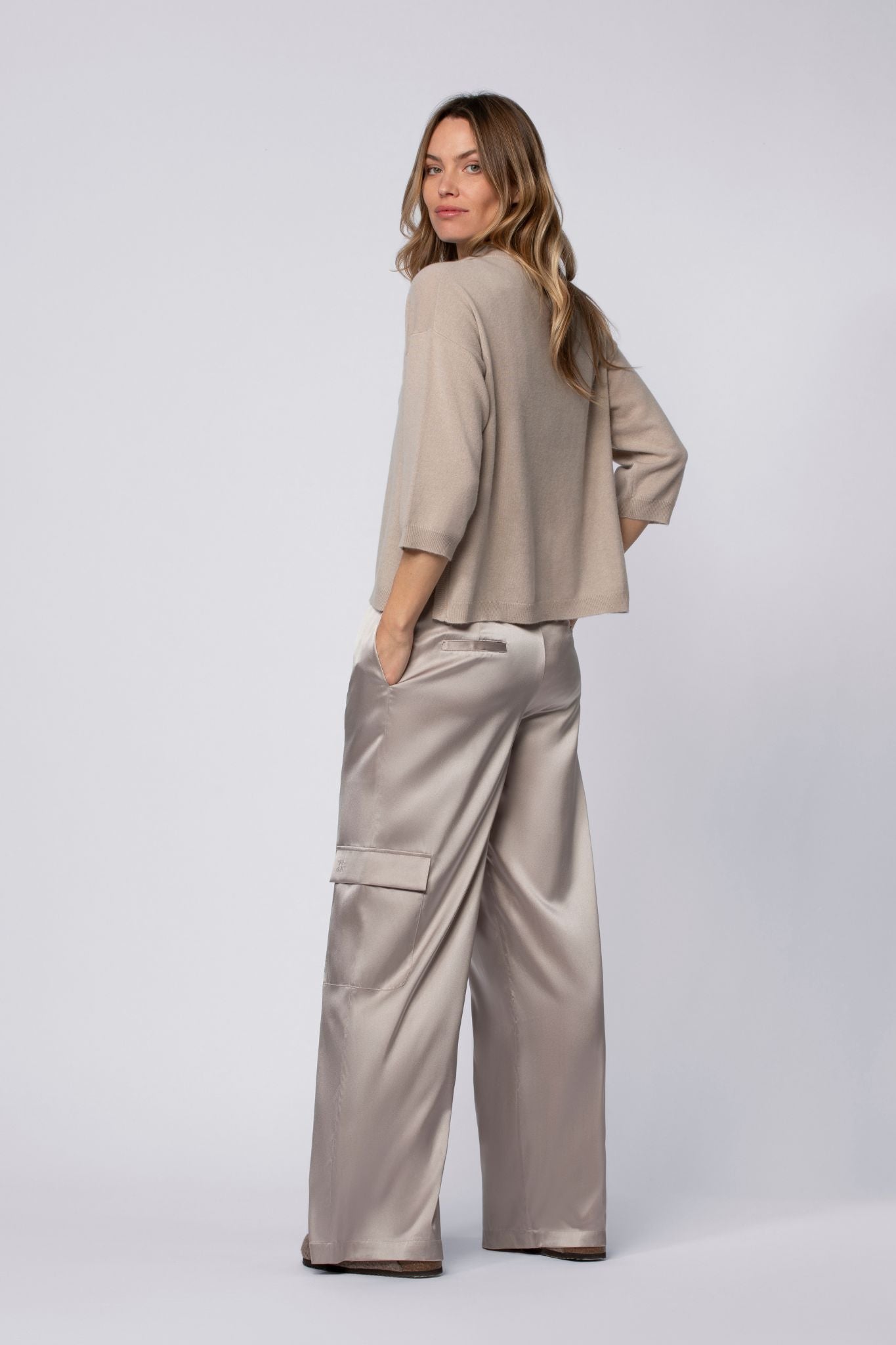 1 QTY NEW PULL AVEC EMPIECEMENT CUIR