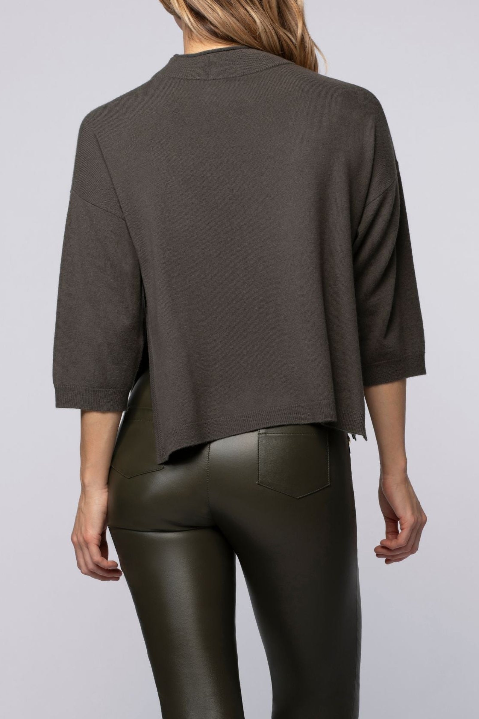 13 QTY NEW PULL AVEC EMPIECEMENT CUIR