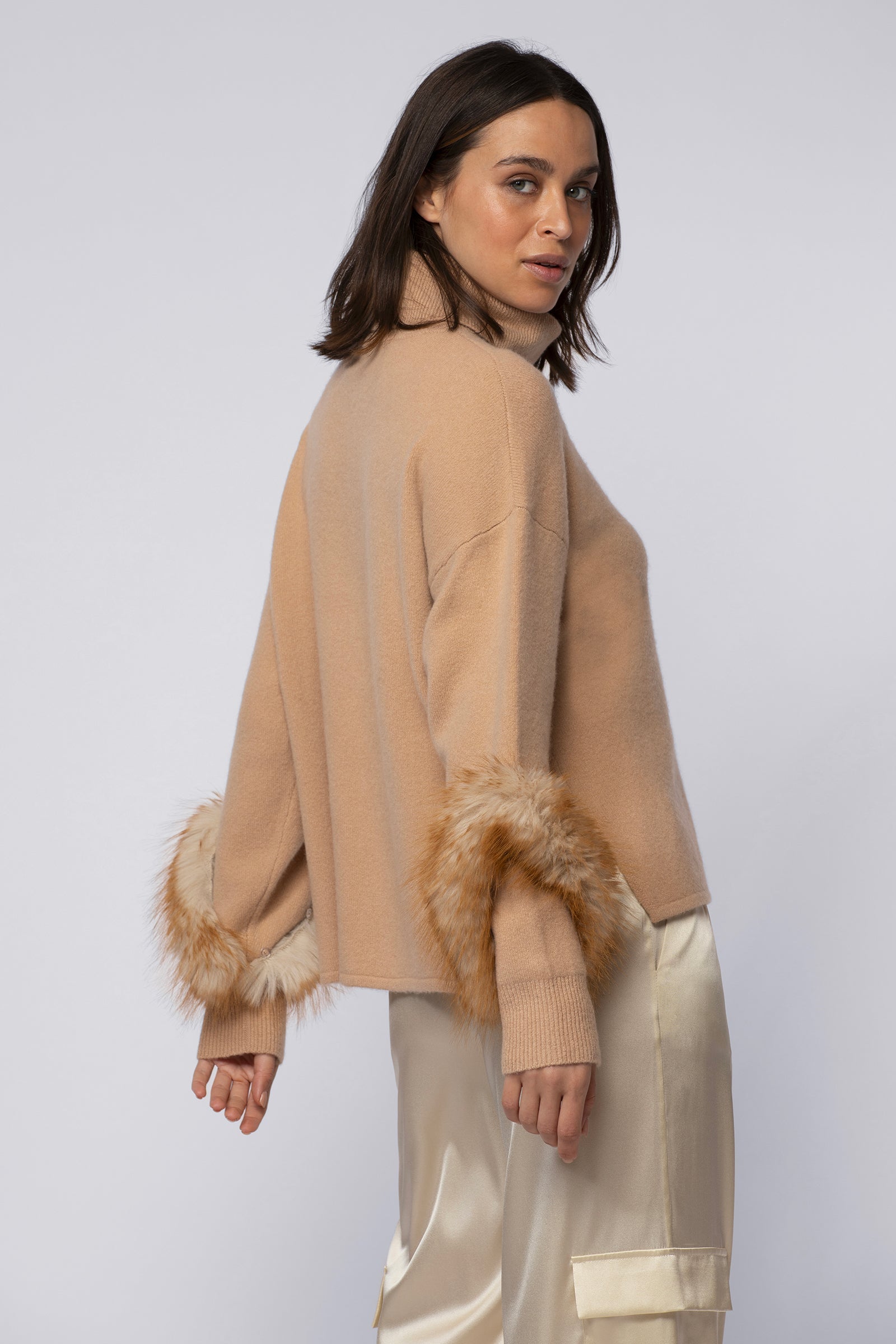 1 QTY NEW PULL COL ROULE ET FUREVER