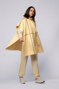 1 QTY NEW CAPE AVEC DETAILLE EN CUIR