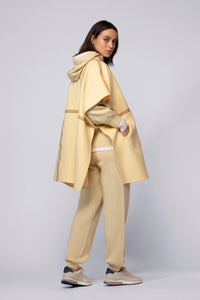 1 QTY NEW CAPE AVEC DETAILLE EN CUIR