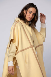 1 QTY NEW CAPE AVEC DETAILLE EN CUIR