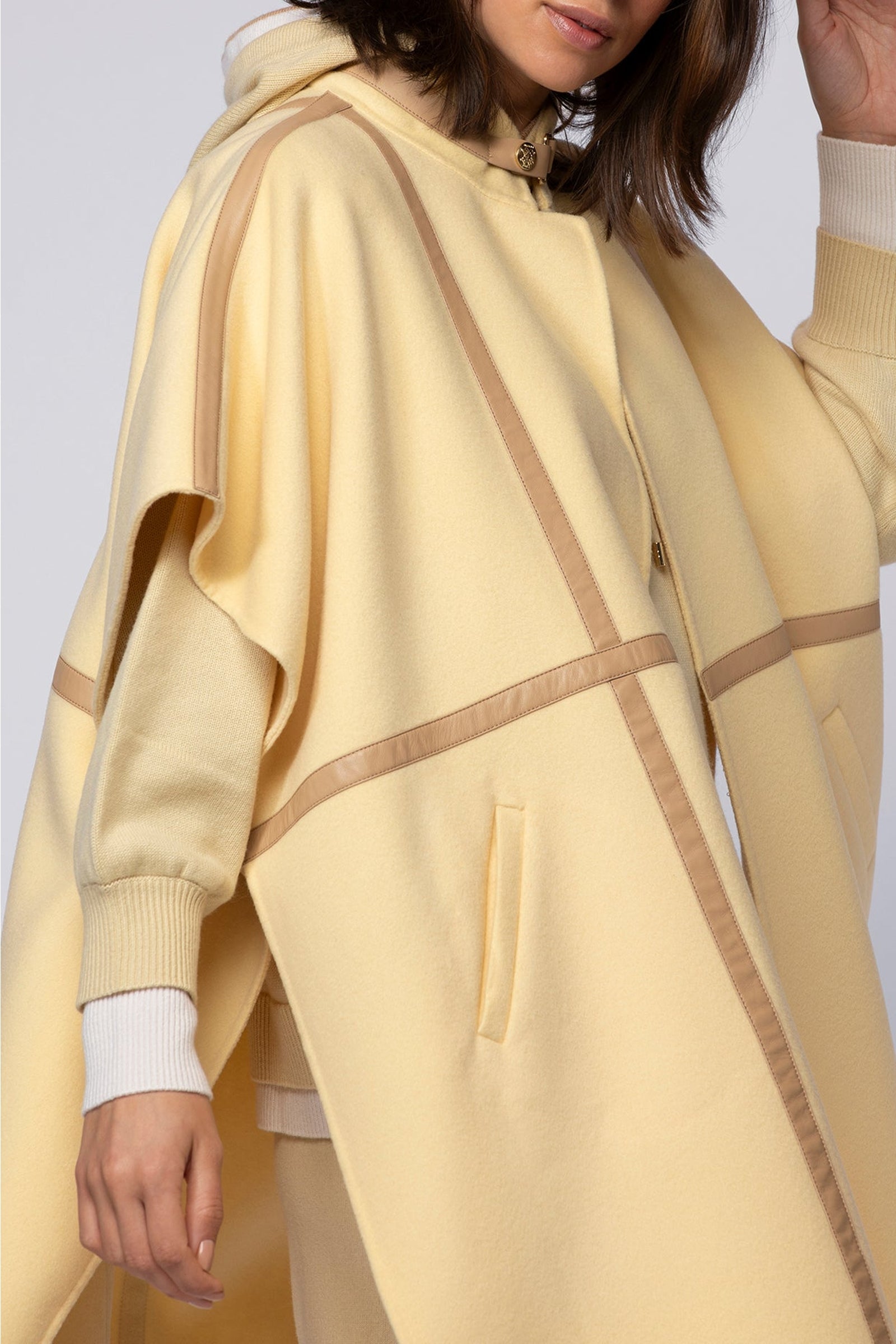 Loose-fitting double-faced wool Vazili cape - Ble