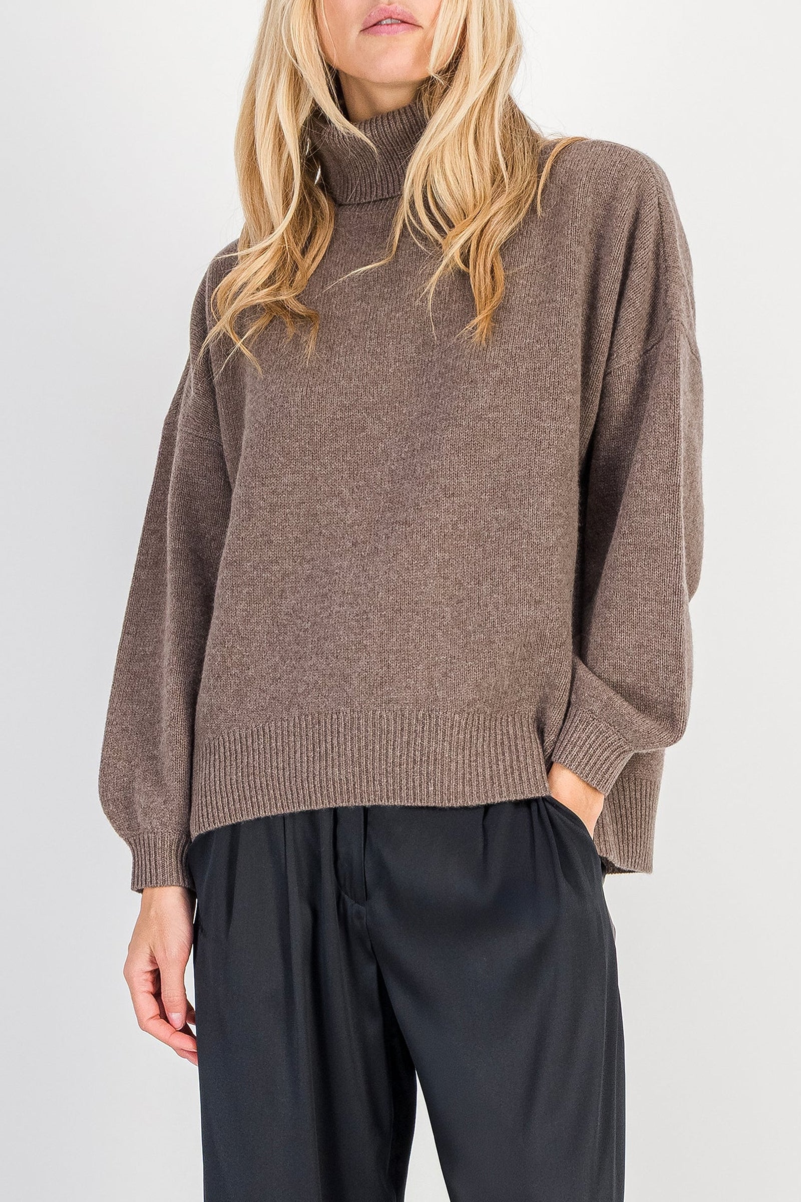 12 QTY NEW PULL COL ROULE