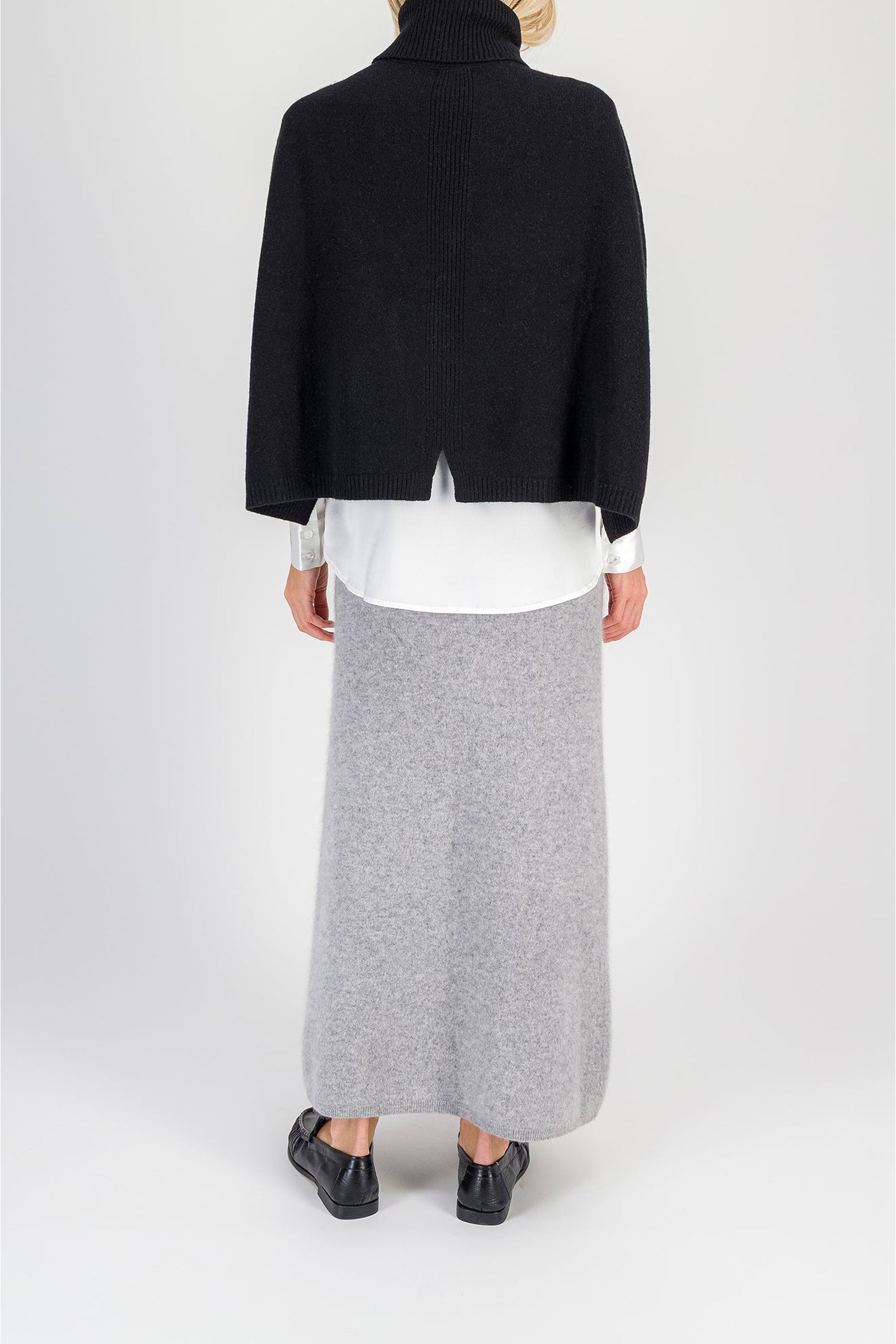 12 QTY NEW PONCHO COL ROULE