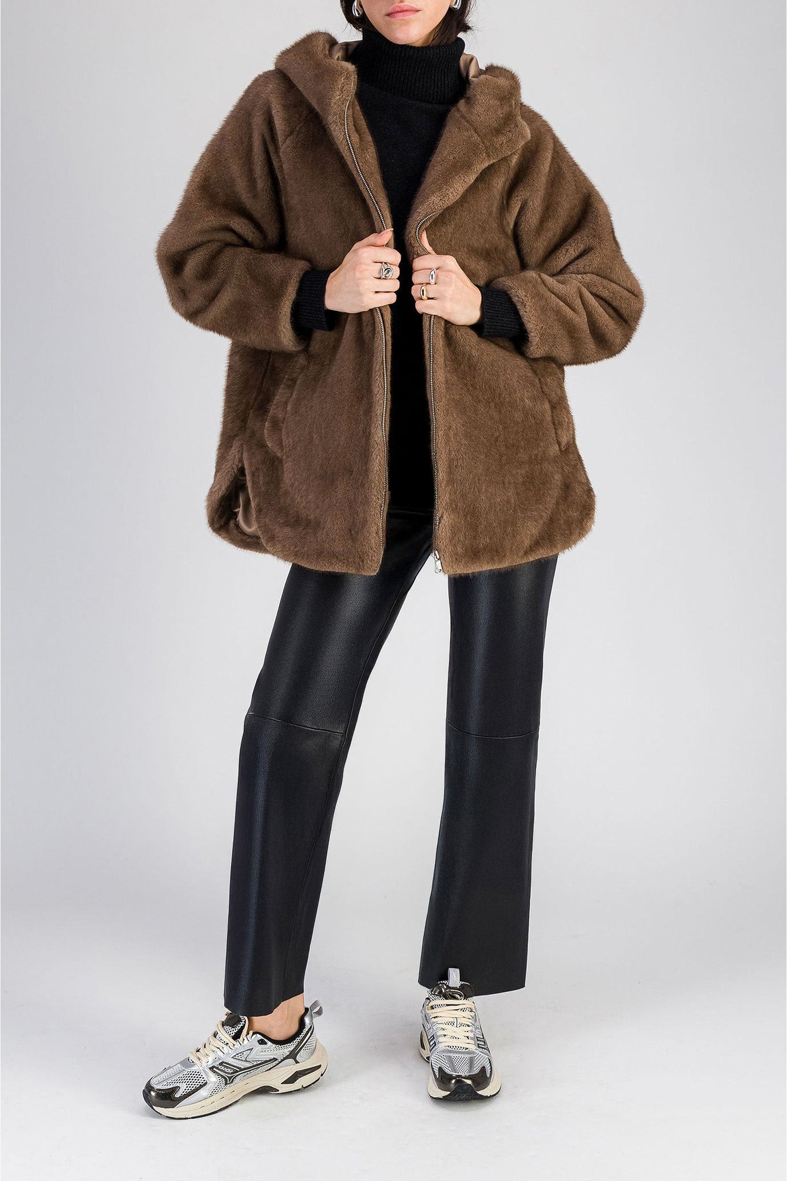 Manteau à capuche en fausse fourrure - Glow