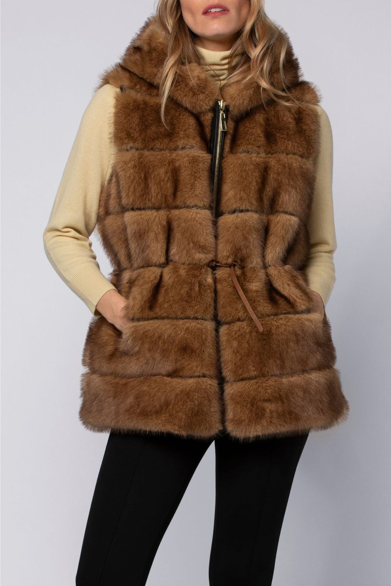 17 QTY NEW VESTE REVERSIBLE NYLON & FUR