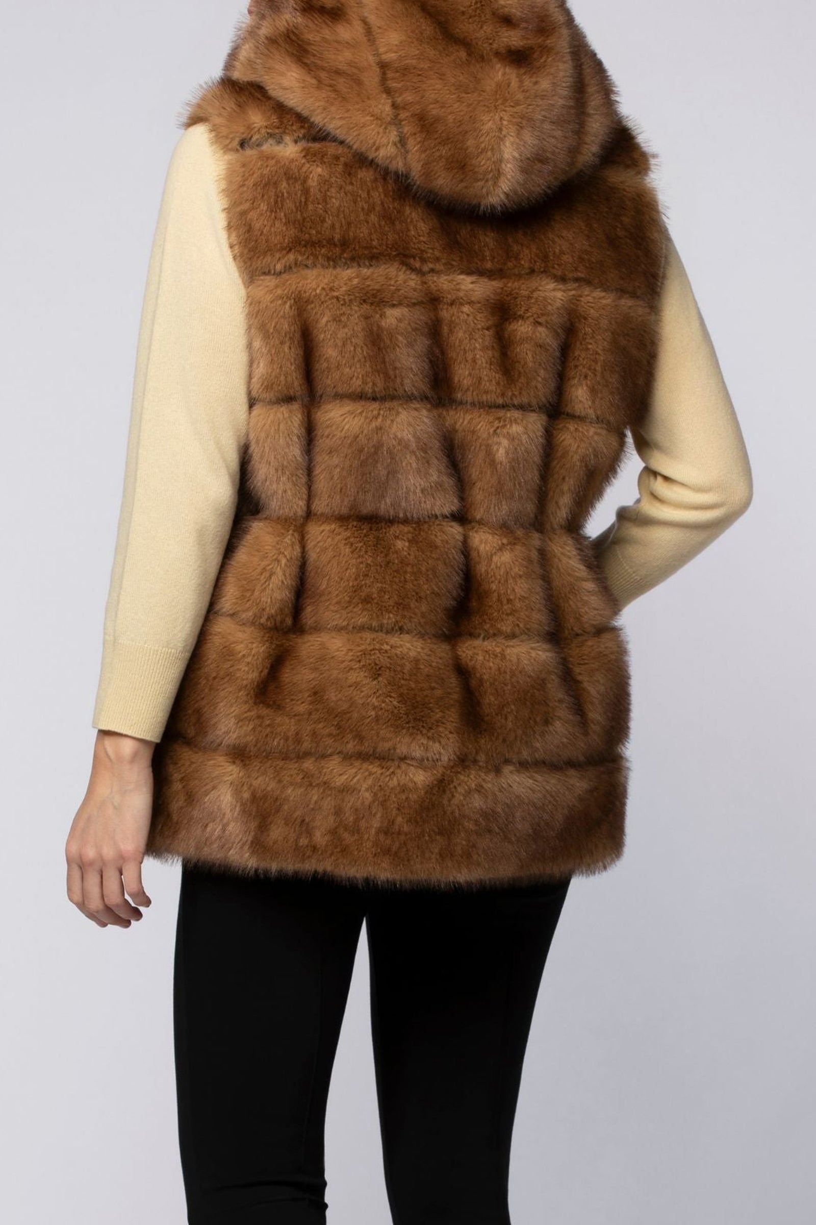 17 QTY NEW VESTE REVERSIBLE NYLON & FUR