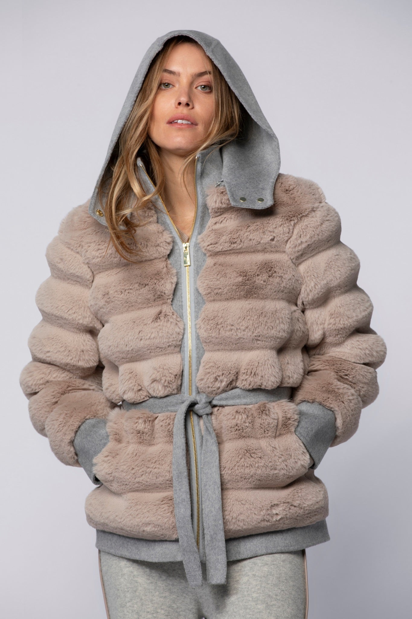 1 QTY NEW MANTEAU IMITATION CHINCHILLA