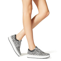 Hawaii Sneakers - Silver, Black & Black