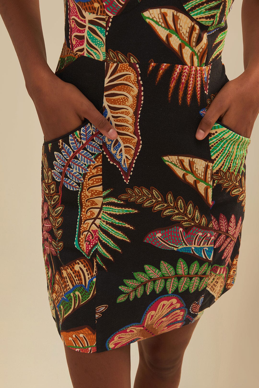 MEDIA OFF LINE_Robe courte Cool Foliage en lin - Noir