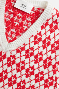 Pull jacqaurd col V en laine - Off White & Red