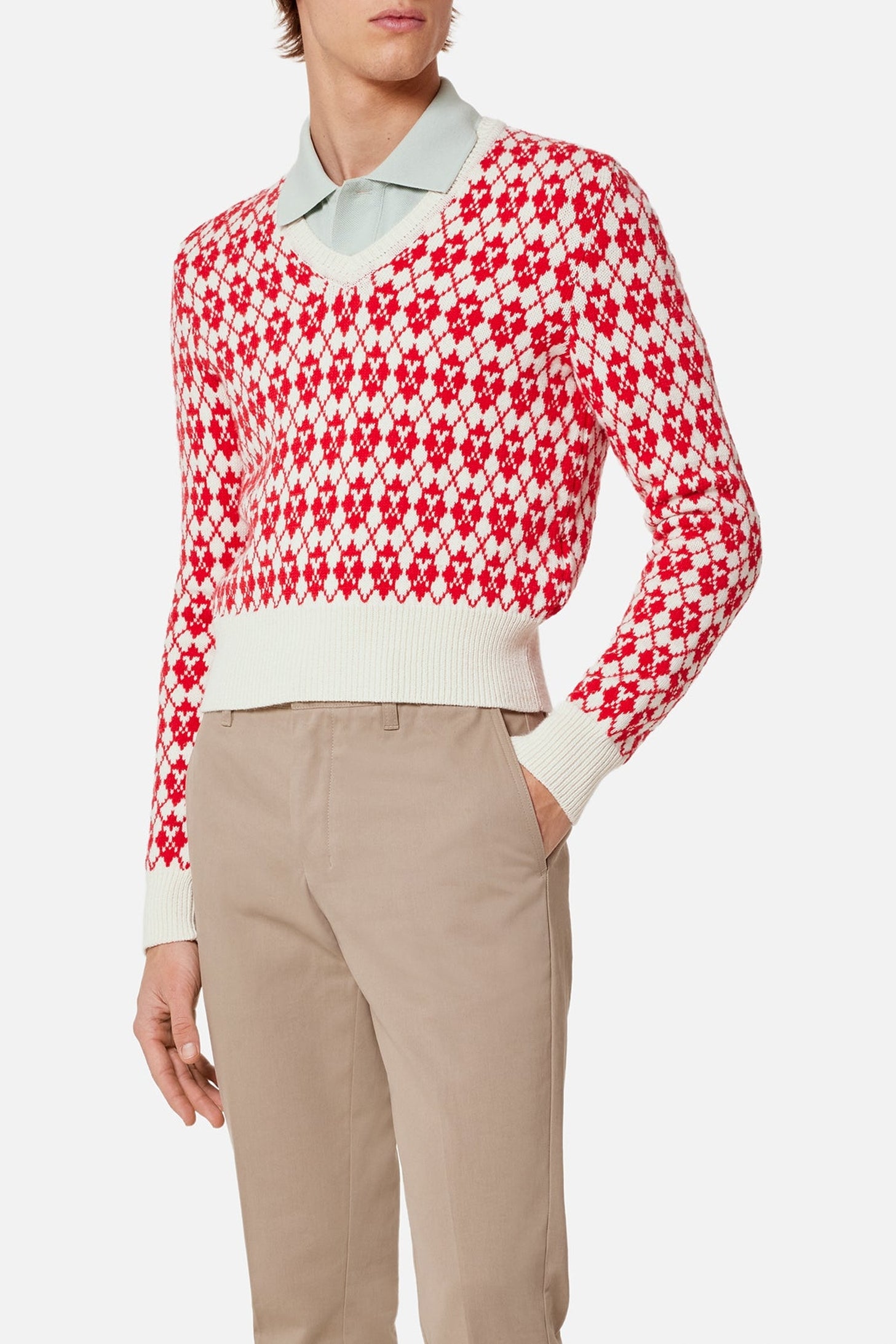 Pull jacqaurd col V en laine - Off White & Red