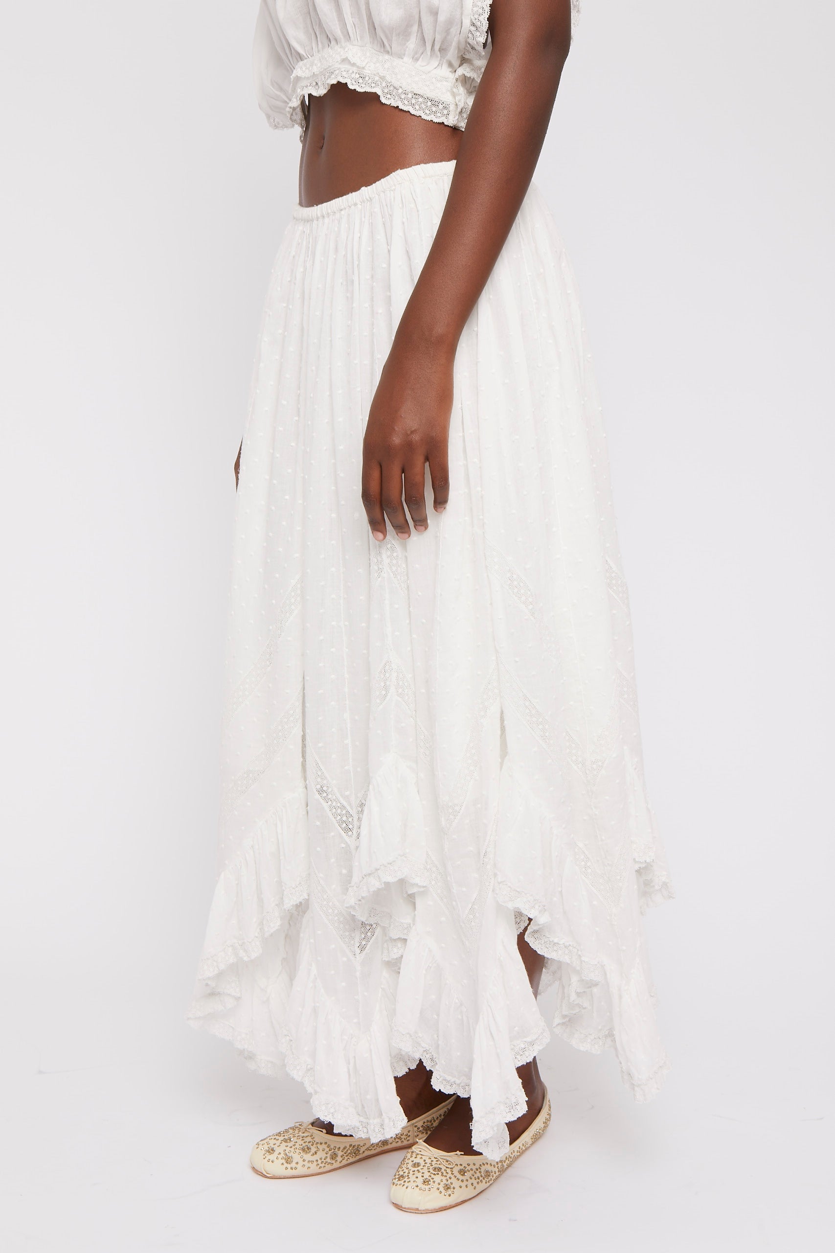 ZNOSTOCK_WHITE SKIRT HOPPER - White