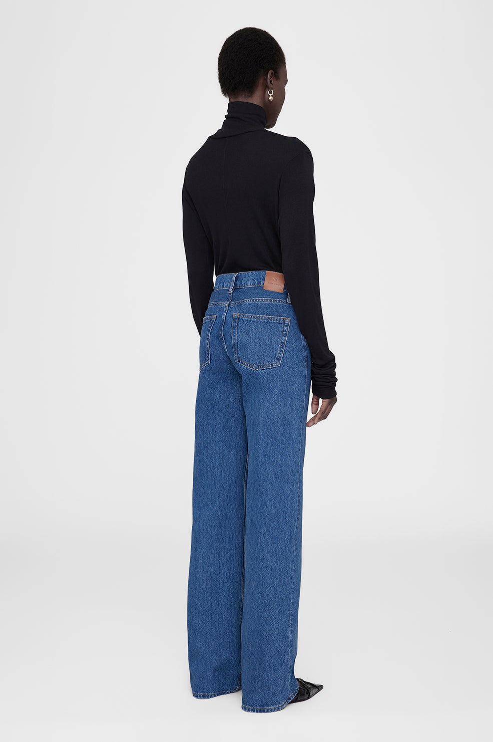 2qty NEW / HUGH JEAN - MEDIUM INDIGO